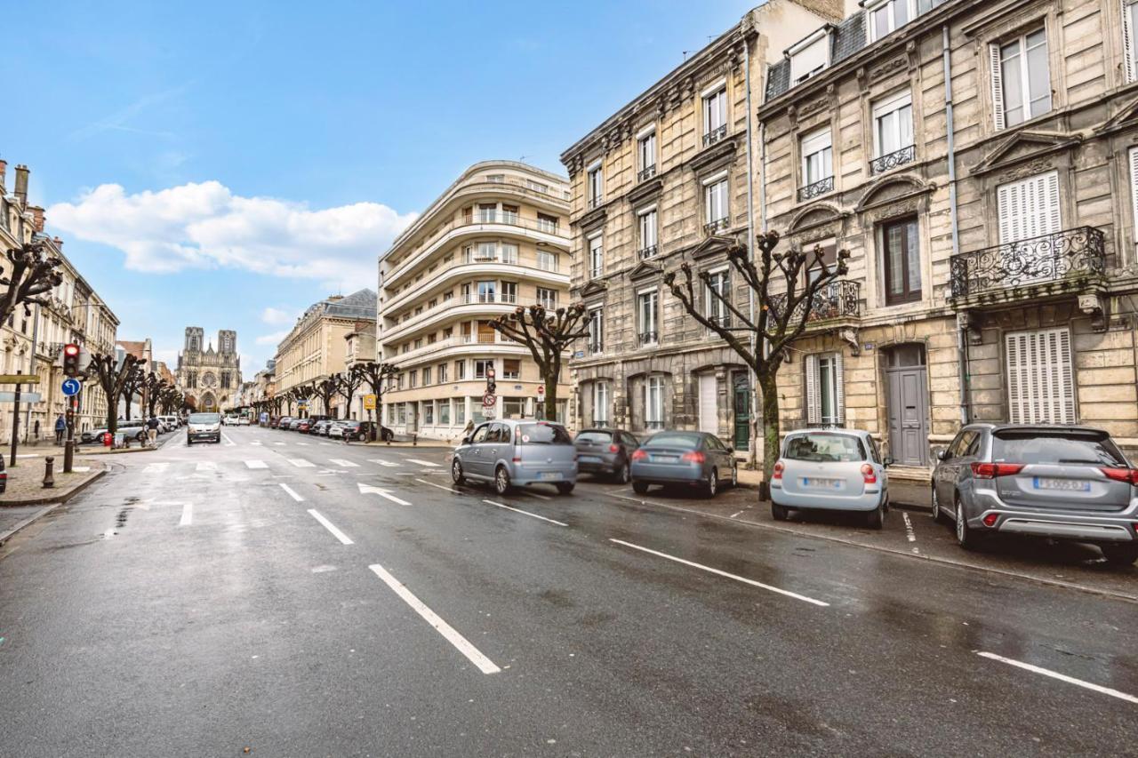 Le Coquet Logement Climatise Face A La Cathedrale - 3G Reims Exterior photo